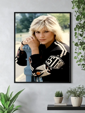 Легкий портрет Саманты Фокс в ретро стиле - 4