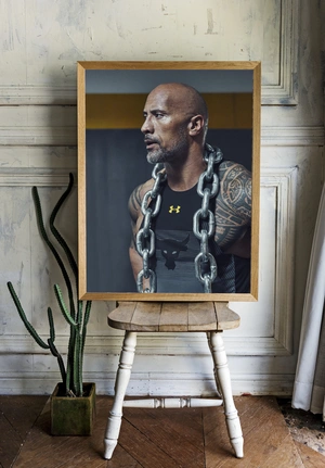 Дуэйн Джонсон с цепью - 2