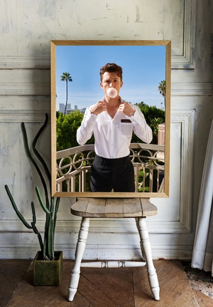 Том Холланд с жвачкой - 2