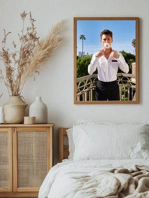 Том Холланд с жвачкой - 5