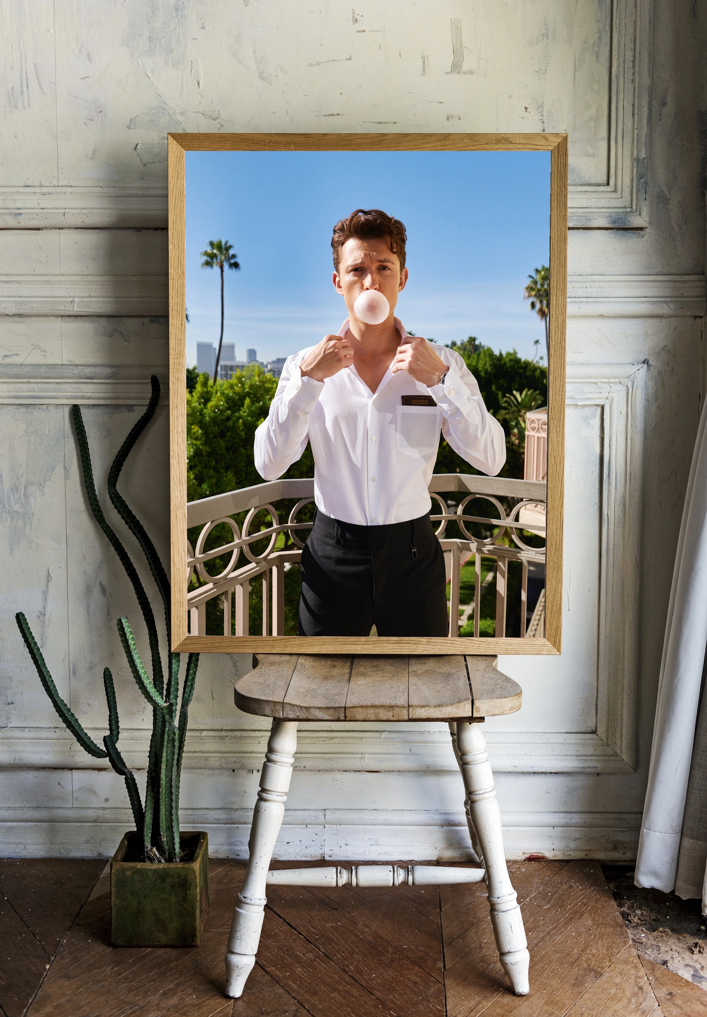 Том Холланд с жвачкой - 2