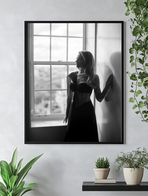 Марго Робби — Силуэт в утонченном свете - 4