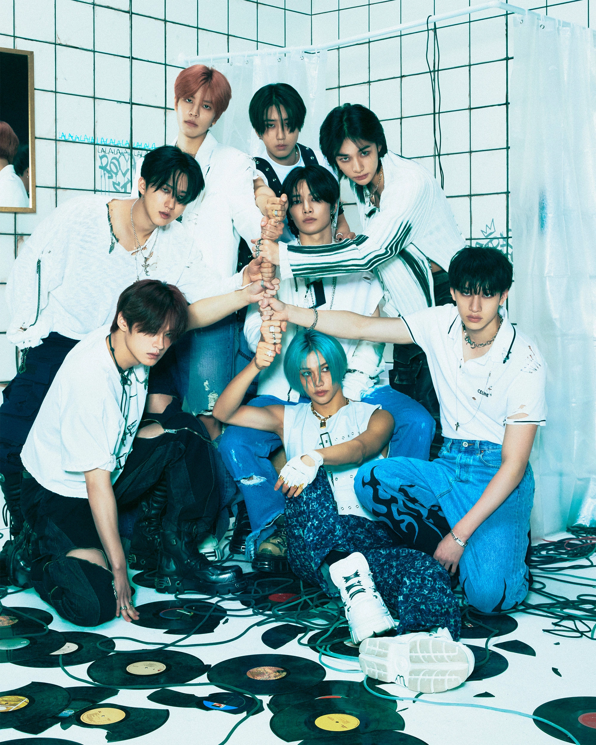 K-pop группа Stray Kids в стильном образе - 1