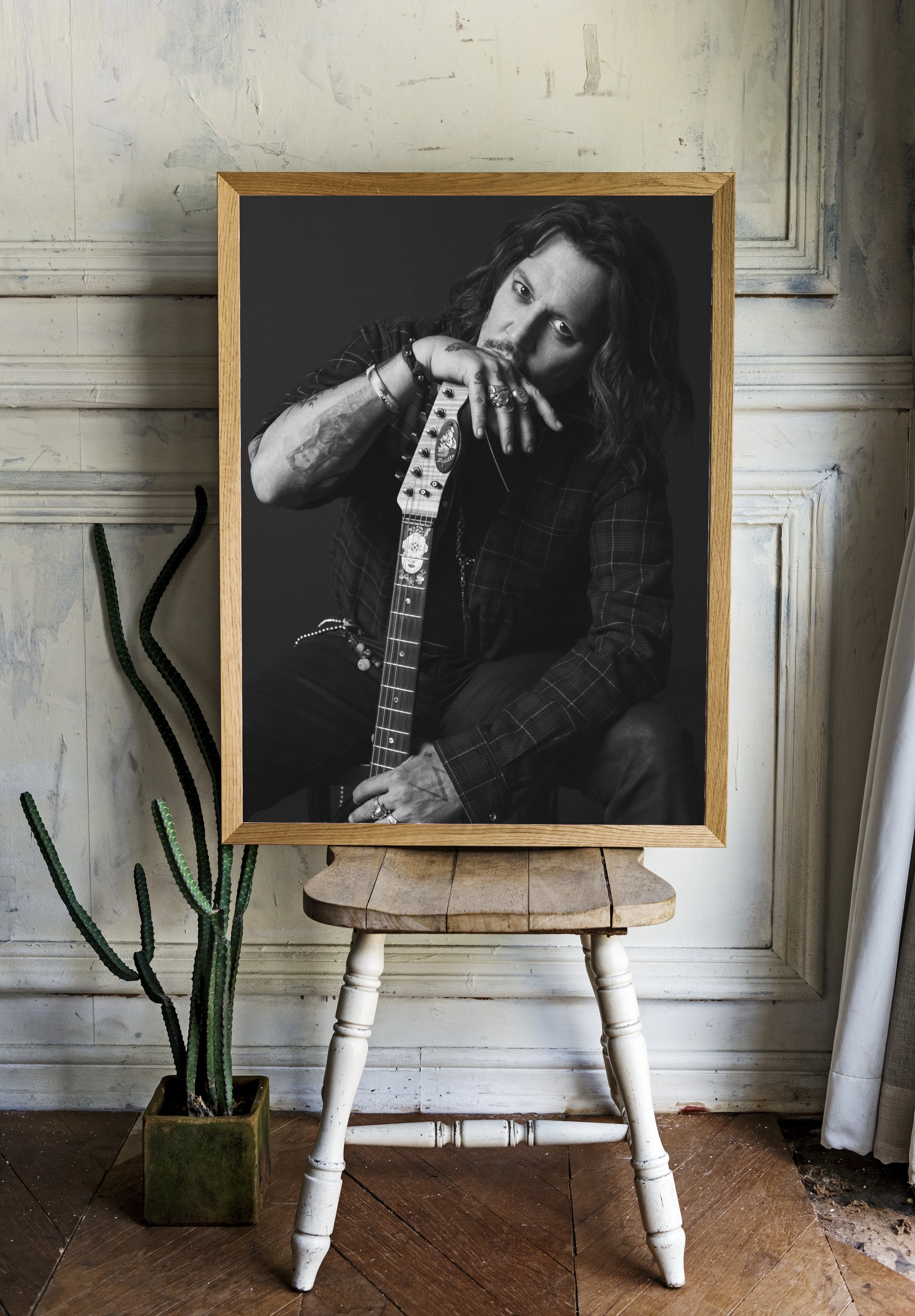 Джонни Депп с гитарой - 2