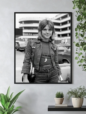 Suzi Quatro — Черно-белый портрет - 4