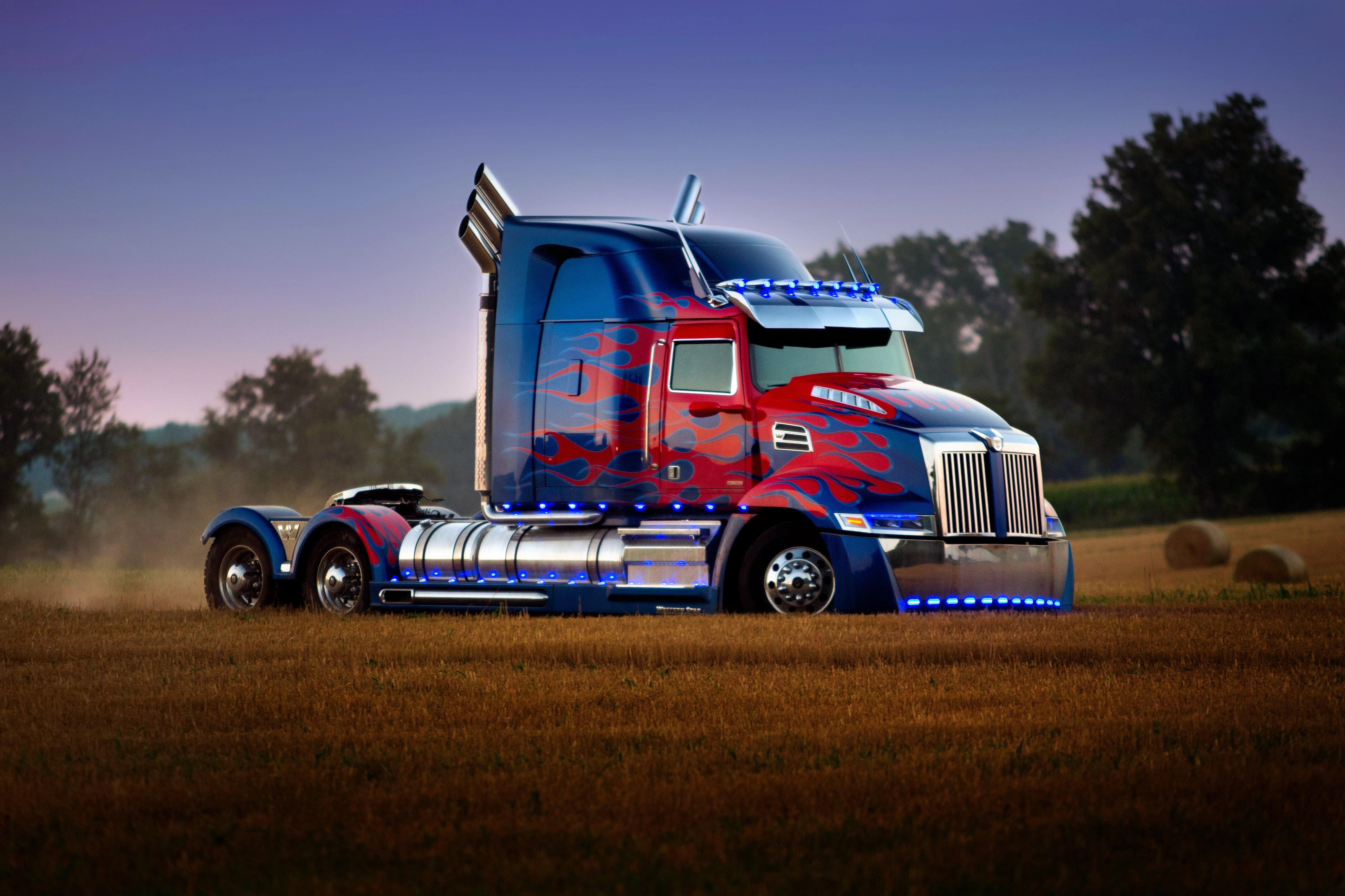 Оптимус Прайм в альт-форме — Western Star 5700XE - 1