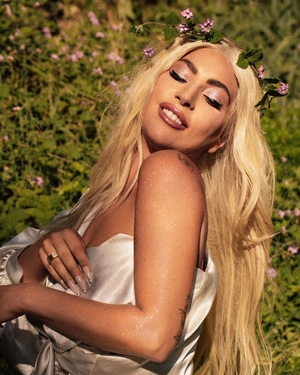 Lady Gaga — Нежность и гармония природы - 1