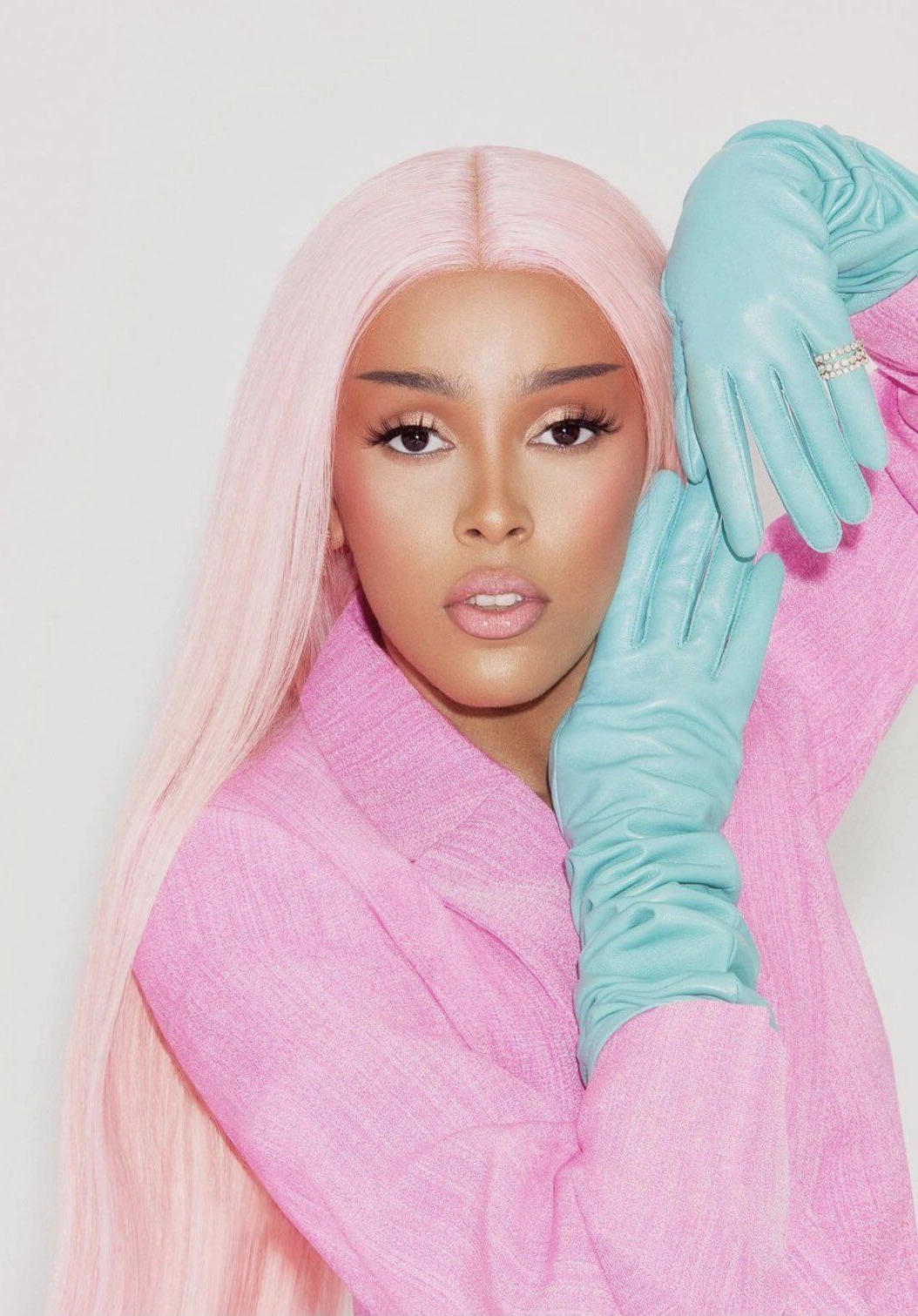Doja Cat — Нежный розовый и бирюзовый акцент - 1