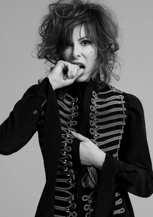 Милен Фармер — Изысканное монохромное изображение - 1