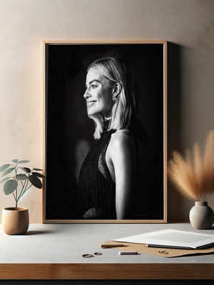 Марго Робби в профиль - 3