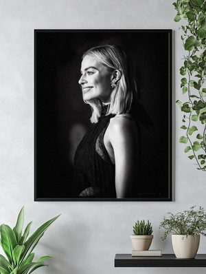 Марго Робби в профиль - 4