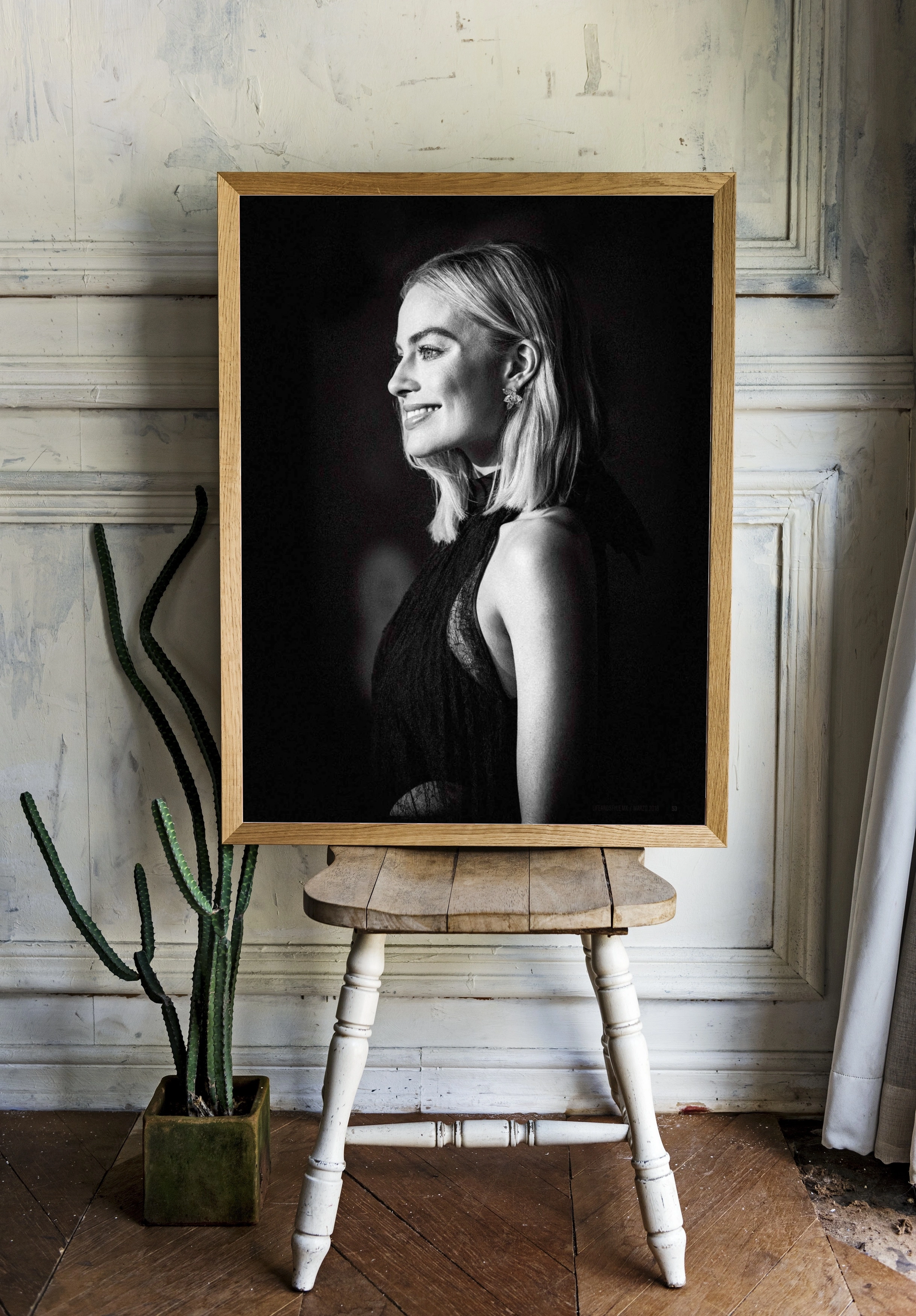 Марго Робби в профиль - 2