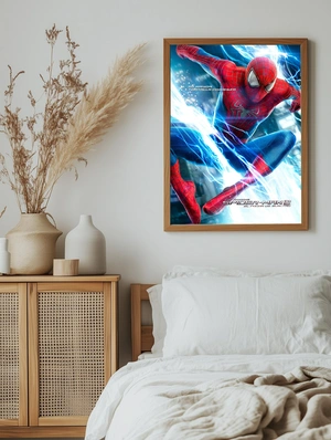 Человек-паук на фоне ярких молний - 4