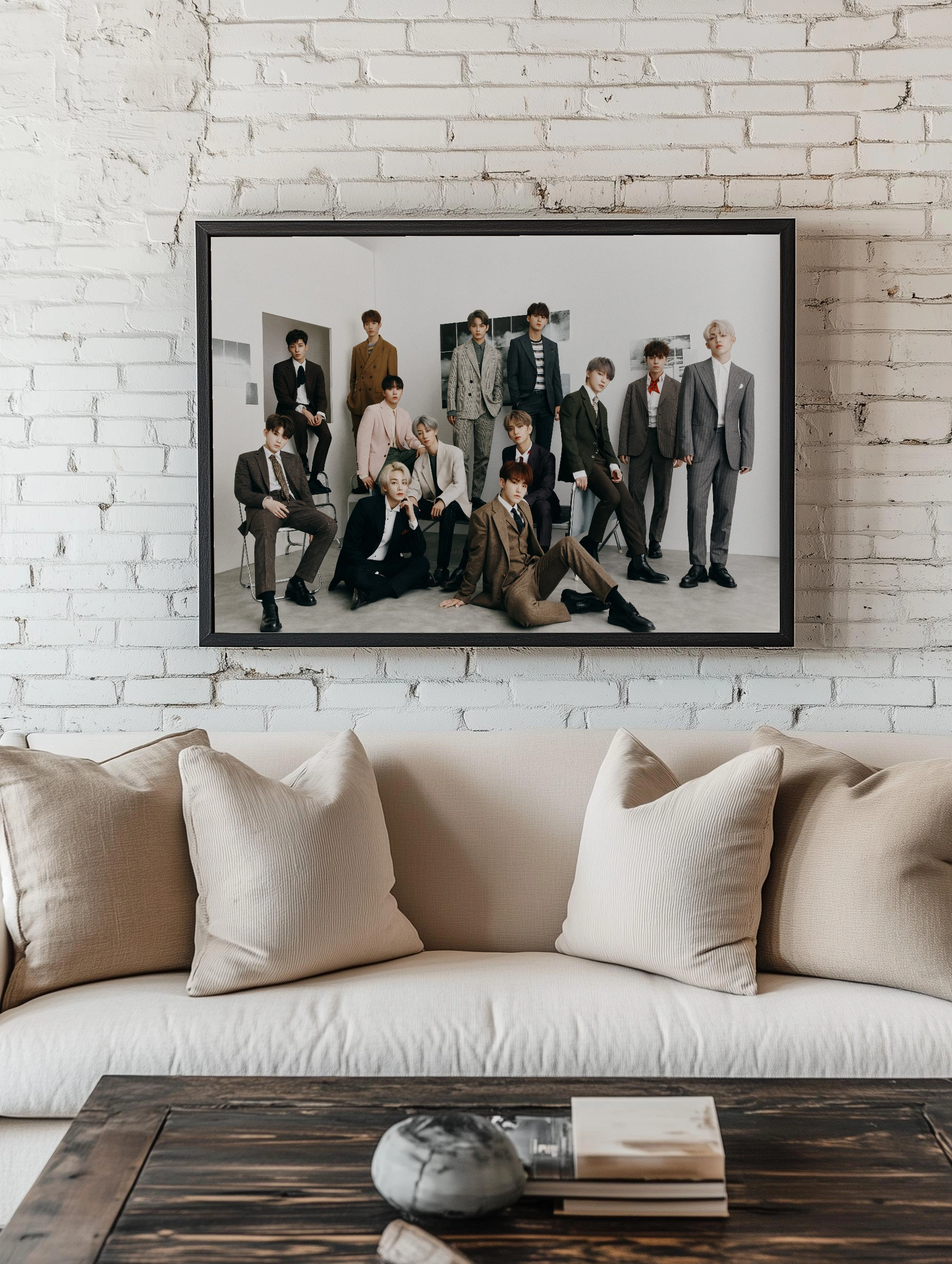 Группа SEVENTEEN в классическом стиле - 2