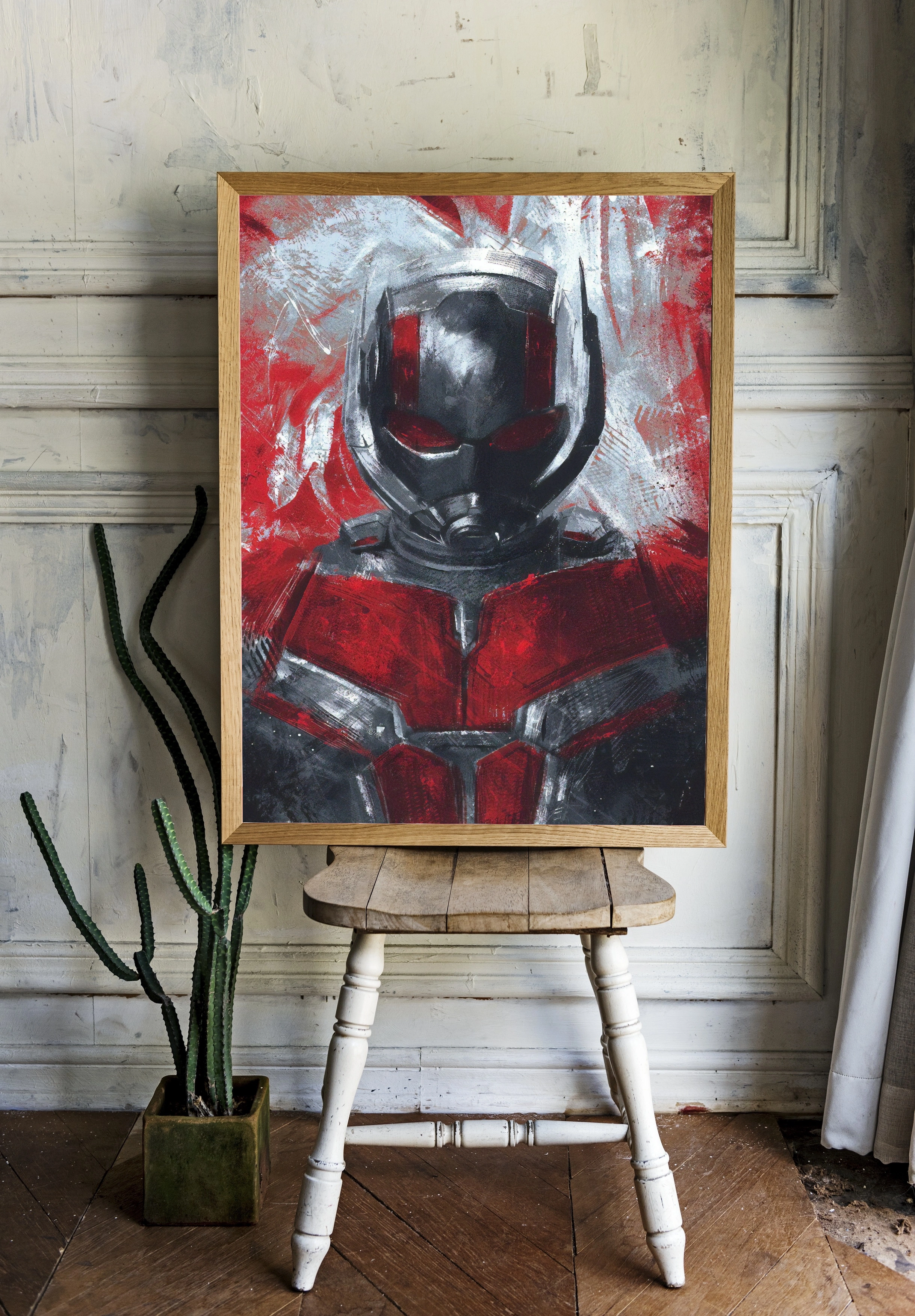 Человек-муравей в динамике красного и серого - 2