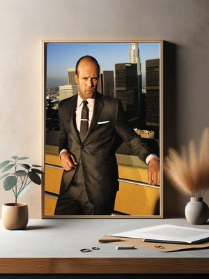 Джейсон Стэтхем на фоне мегаполиса - 3