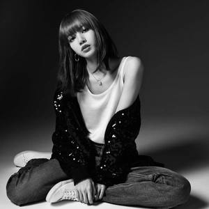 BLACKPINK — Лиса - 1