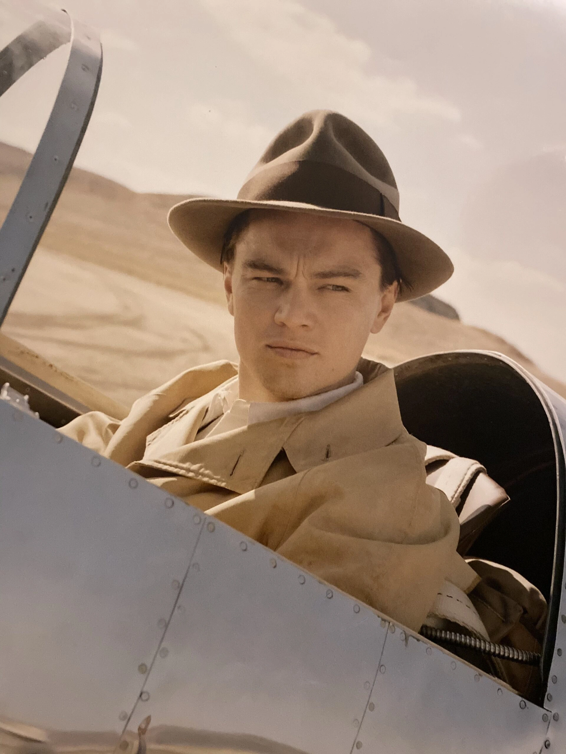 Леонардо Ди Каприо в образе пилота - 1