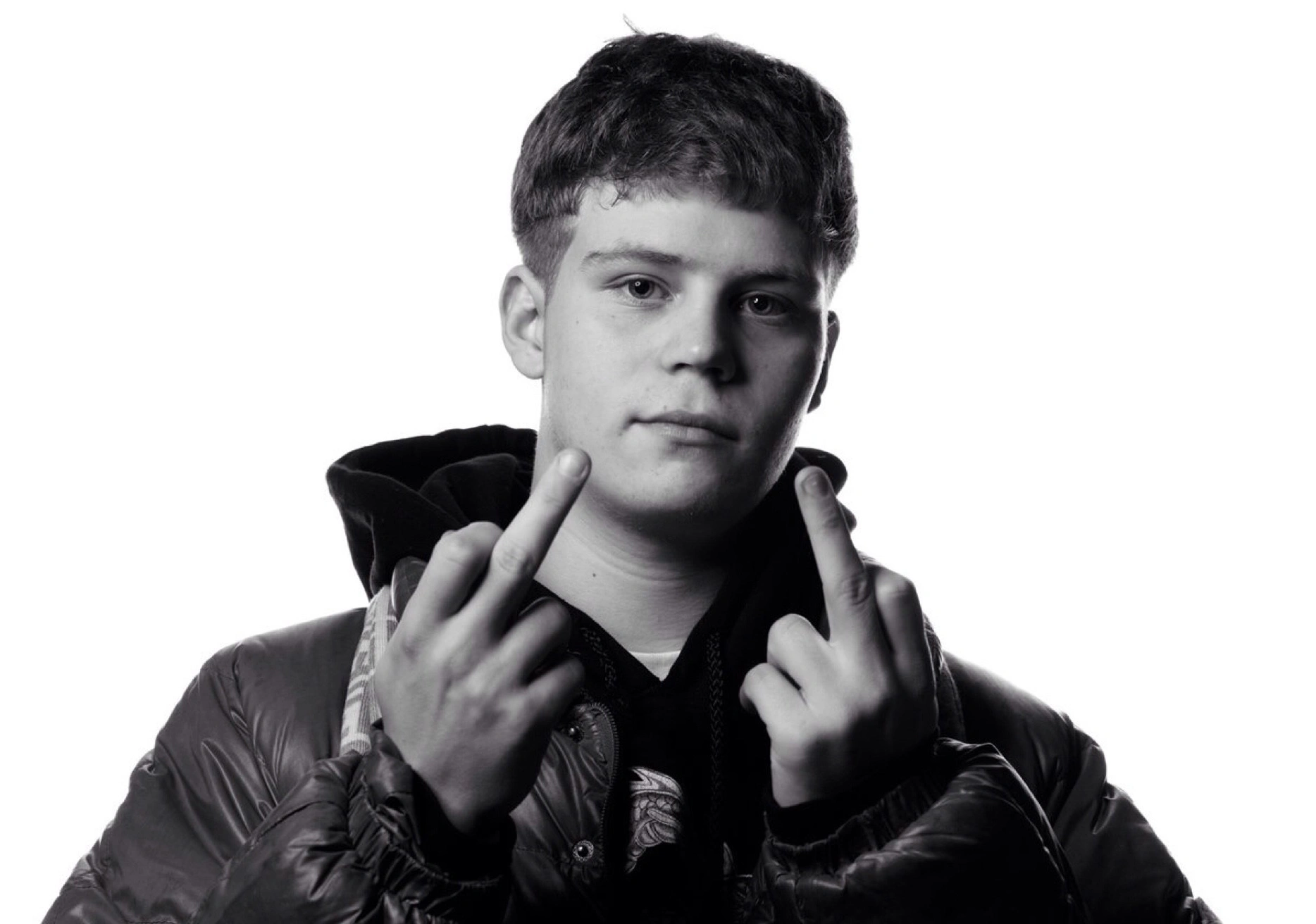 Yung Lean с дерзким жестом - 1