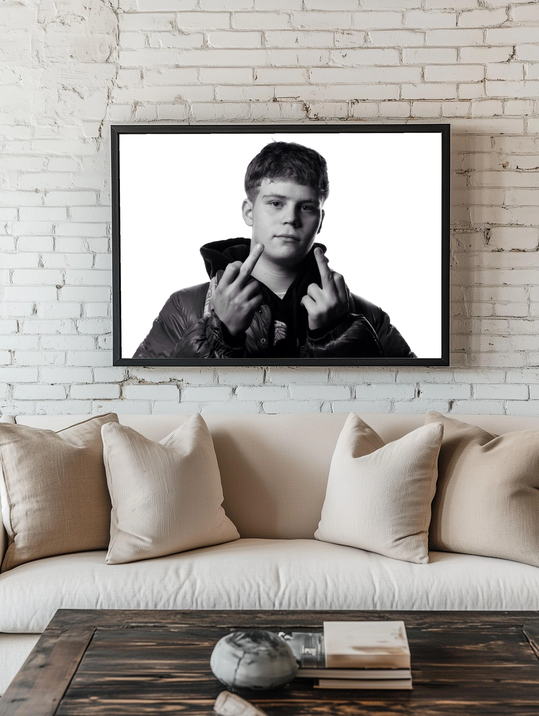 Yung Lean с дерзким жестом - 2