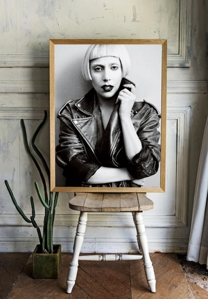Lady Gaga в кожаной куртке - 2
