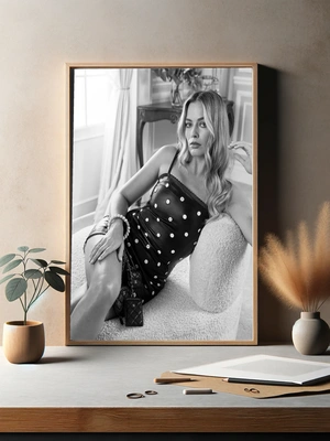 Марго Робби в интерьере - 3