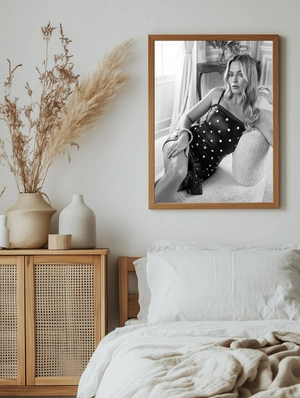 Марго Робби в интерьере - 5