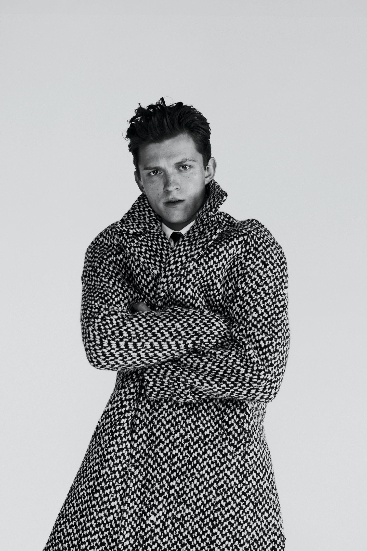 Монохромная элегантность с Томом Холландом - 1