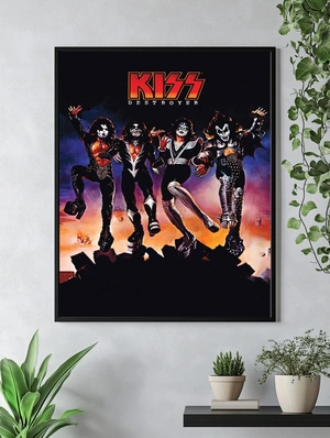 KISS культовая группа в ярком образе - 4
