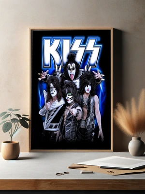 Культовая рок-группа KISS в полном гриме и сценических костюмах - 3