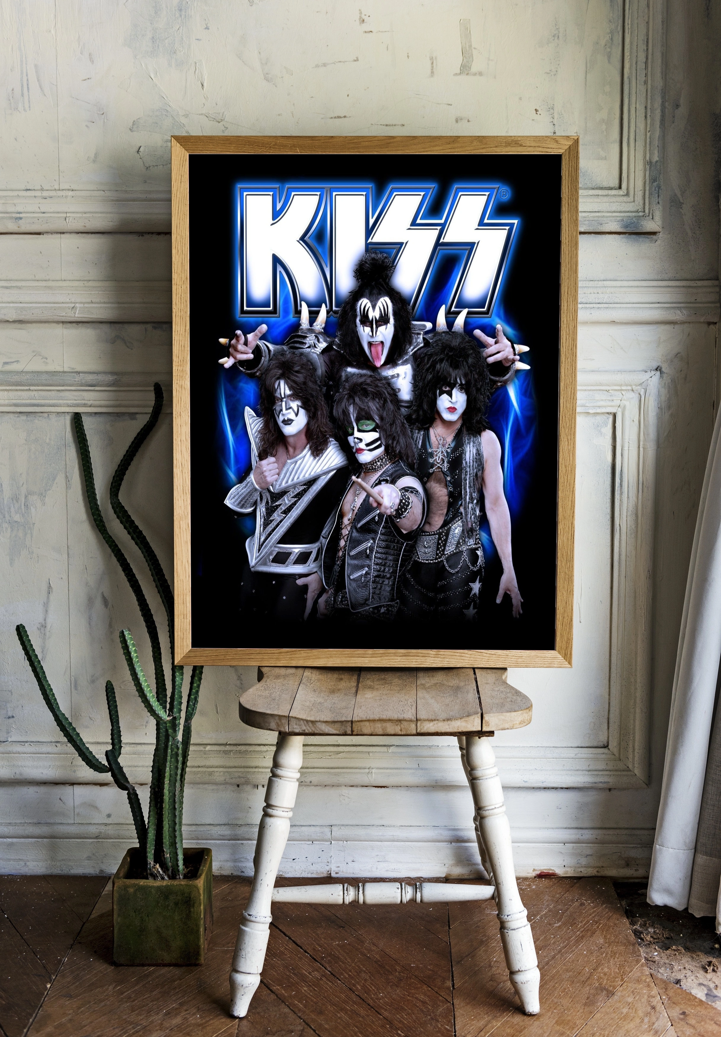 Культовая рок-группа KISS в полном гриме и сценических костюмах - 2