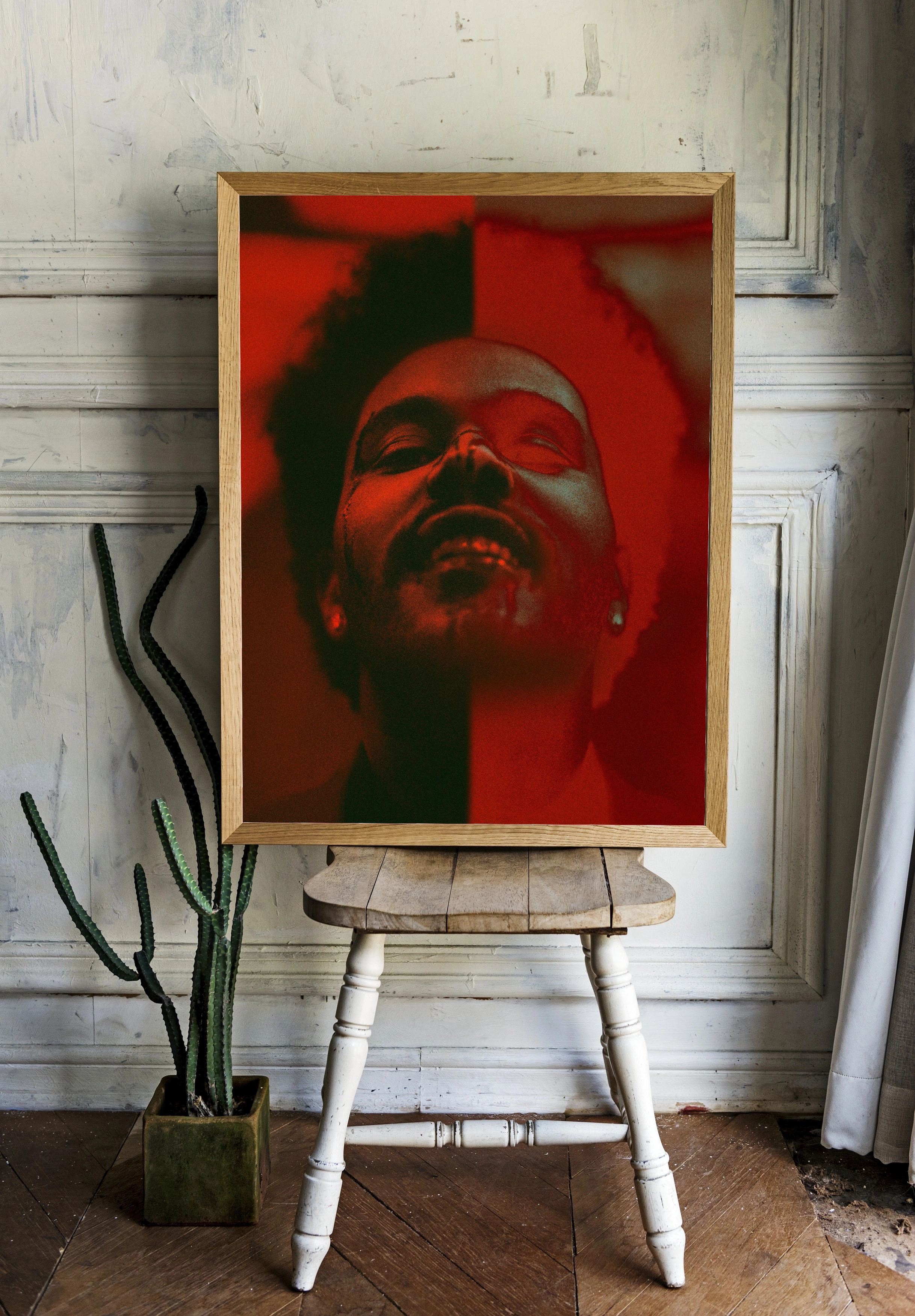 Ночной образ The Weeknd в красном свете - 2