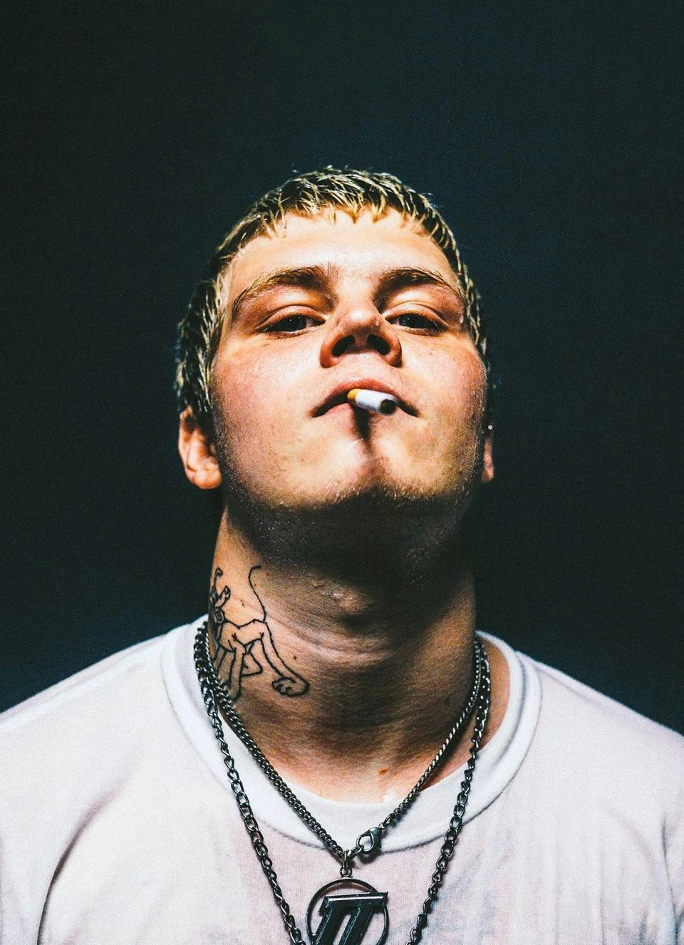 Yung Lean с сигаретой - 1