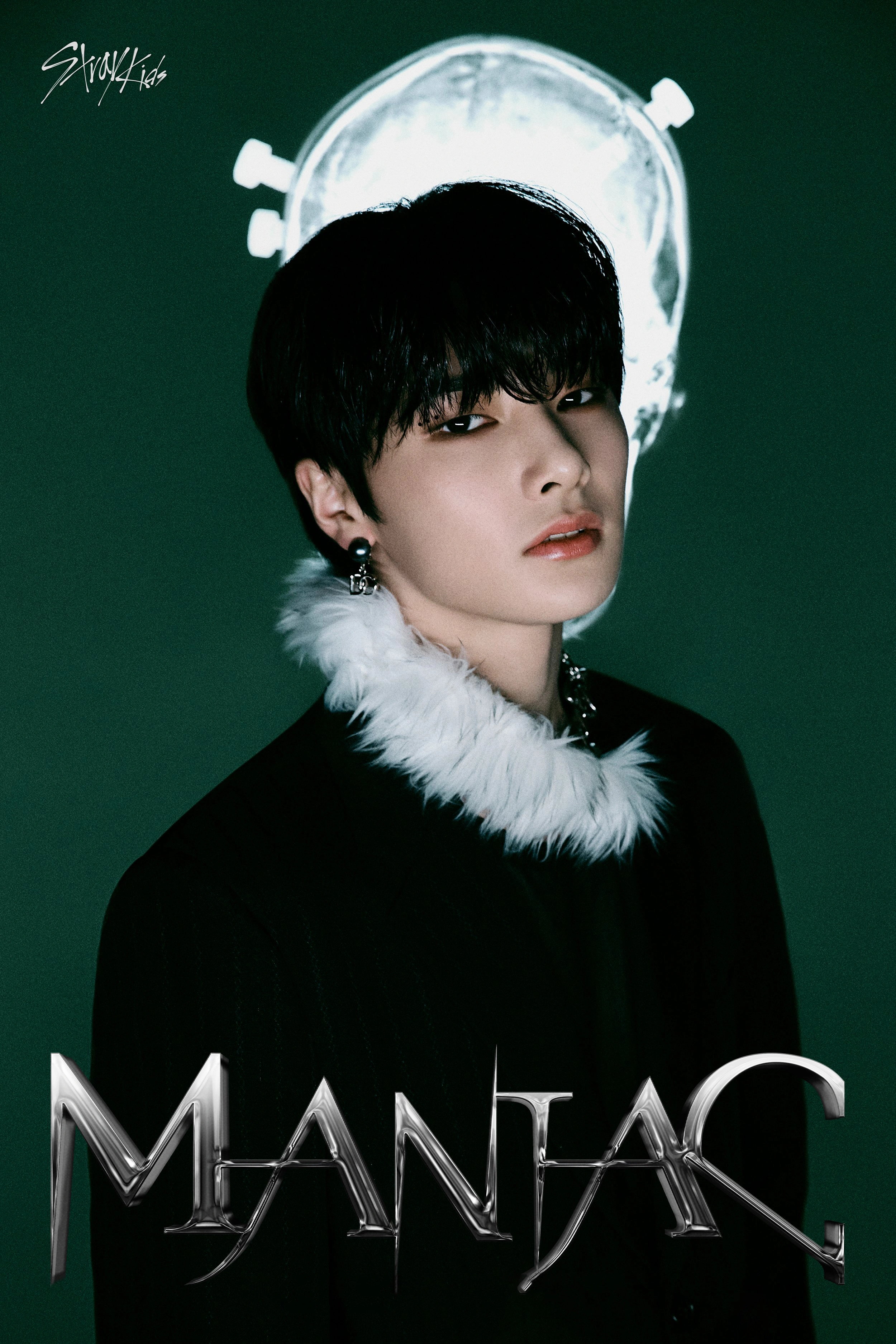 Стильный портрет участника Stray Kids — I.N - 1