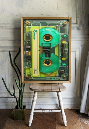 Яркая кассета в стиле ретро - 2