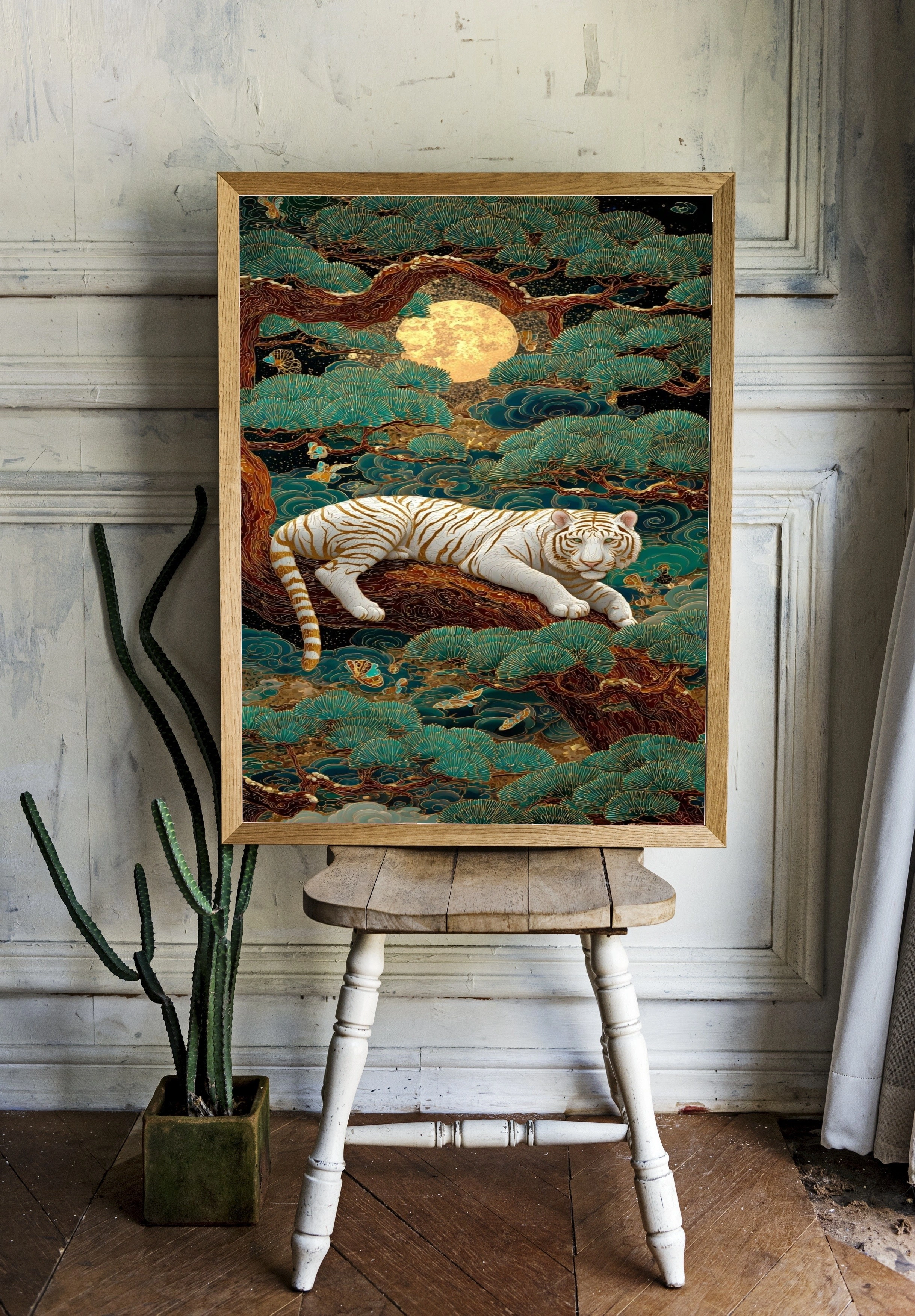 Белый тигр на фоне луны и сосен - 2