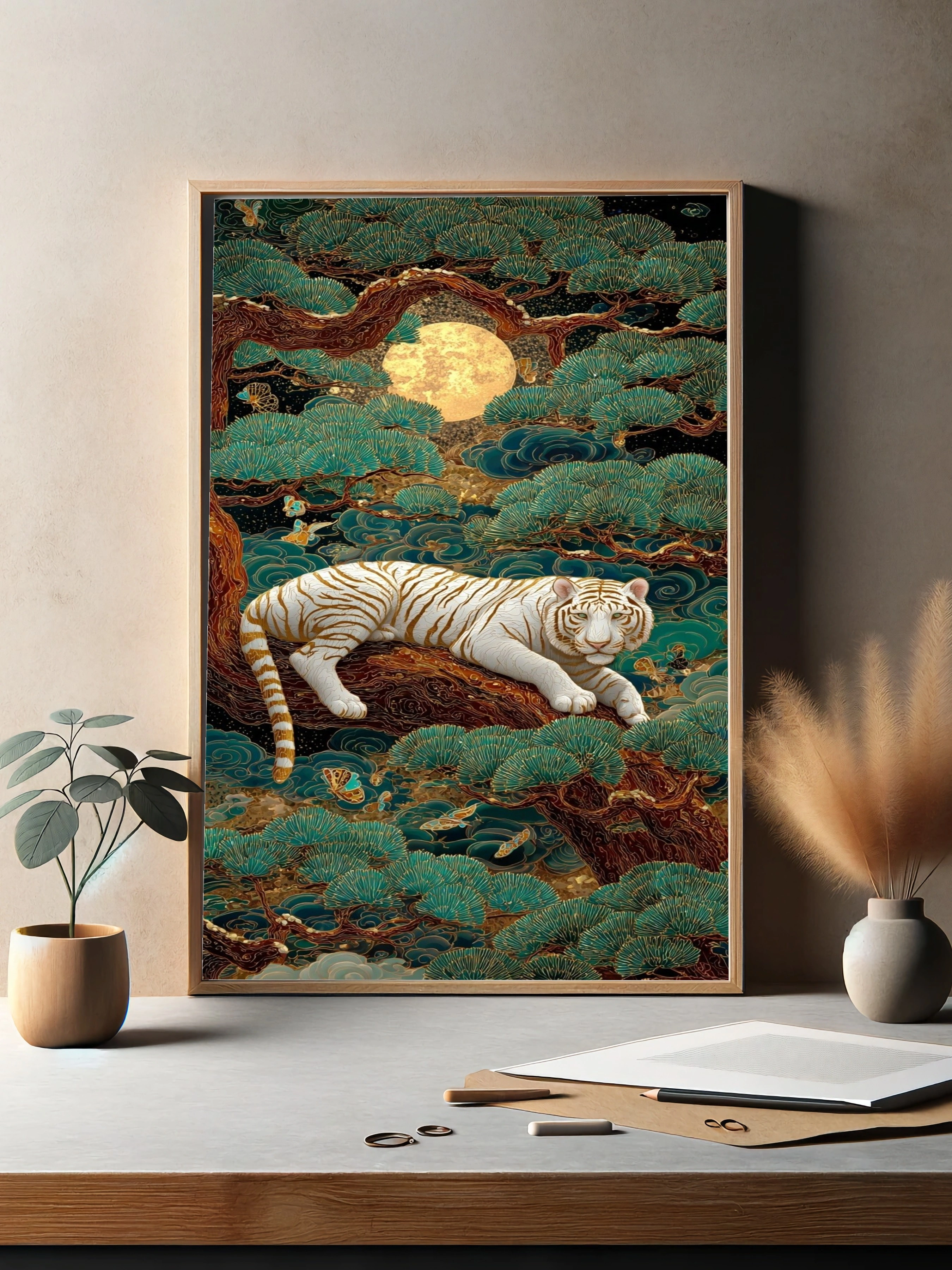 Белый тигр на фоне луны и сосен - 3