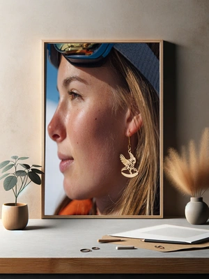 Элегантные золотые серьги с изображением птицы - 3