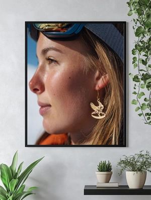 Элегантные золотые серьги с изображением птицы - 5